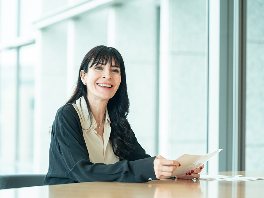 写真：執行役専務 Chief Sustainability Officer兼CHRO兼人財統括本部長兼CDEIO ロレーナ・デッラジョヴァンナ